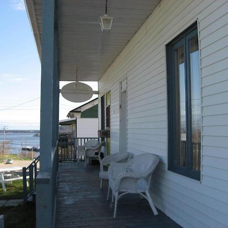 Le Goeland Hotel Tadoussac Exterior foto